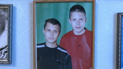 "Тепер обіймаю тільки його форму": як живуть родичі загиблих в авіатрощі АН-26 "Тепер обіймаю тільки його форму": як живуть родичі загиблих в авіатрощі АН-26