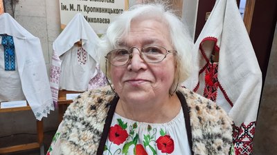 Проєкт "Берегині України". У Миколаєві відкрили виставку робіт Валентини Димової Проєкт "Берегині України". У Миколаєві відкрили виставку робіт Валентини Димової