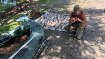 На Кременчуцькому водосховищі чоловіки наловили риби на майже 2,4 мільйона гривень