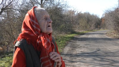 Маневри між ямами: дорога до Холодного Яру на Черкащині потребує ремонту Маневри між ямами: дорога до Холодного Яру на Черкащині потребує ремонту