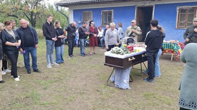 На Одещині попрощалися з військовим, який загинув на війні На Одещині попрощалися з військовим, який загинув на війні