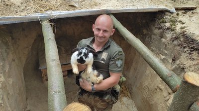 Квіти, тренажерна зала і бойові кролі: як проводять дозвілля волинські тероборонівці Квіти, тренажерна зала і бойові кролі: як проводять дозвілля волинські тероборонівці