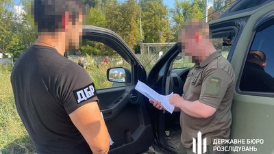 Вручення підозри екскомандиру військової частини ТрО
