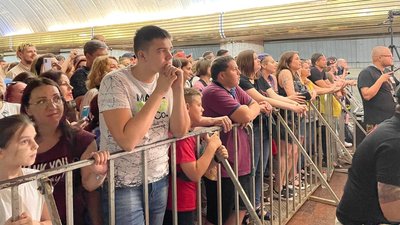 “Відчувати, що життя триває”. ТНМК провели благодійний концерт у дніпровському метро “Відчувати, що життя триває”. ТНМК провели благодійний концерт у дніпровському метро