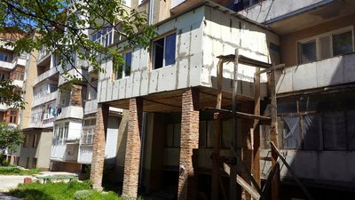 Ні знесенню самочинної прибудови на БАМі. Франківський суд відмовив "Теплому дому"