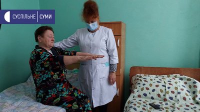 Медсестри та лікарі Сумської лікарні ім. Святого Пантелеймона отримали збільшений аванс