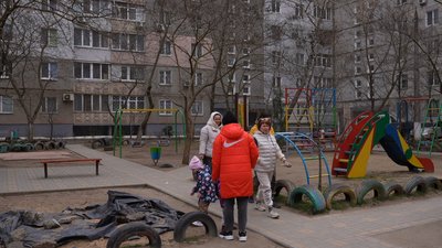 У Миколаєві понад три роки не можуть демонтувати зруйнований під’їзд після обстрілу: коли почнуть роботи У Миколаєві понад три роки не можуть демонтувати зруйнований під’їзд після обстрілу: коли почнуть роботи