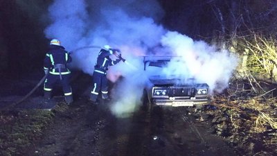 У Кам'янському вночі згорів автомобіль У Кам'янському вночі згорів автомобіль
