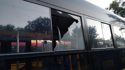 Внаслідок обстрілів Миколаєва пошкоджено комунальні автобуси