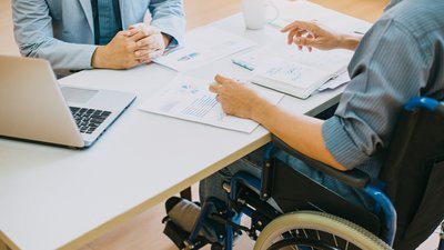 Робота для людей з інвалідністю на Чернігівщині: компенсація за облаштування робочих місць