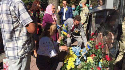 У Вінниці вшанували загиблих в боротьбі за незалежність У Вінниці вшанували загиблих в боротьбі за незалежність