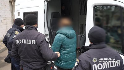усиновлення, діти-сироти, кордон, вивозили за кордон