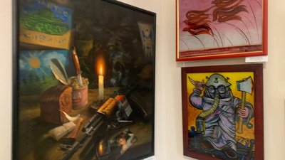 "Невтомлені, нескорені, об’єднані": у Тернополі відкрили виставку про війну