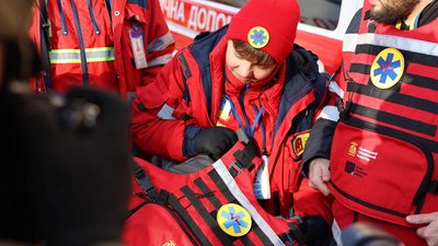 Львівський оборонний кластер передав харківським та донецьким медикам бронежилети