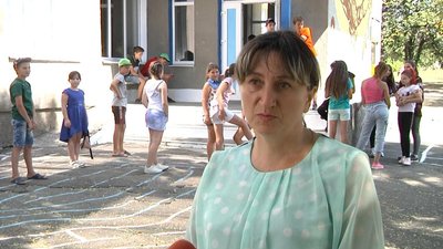 На Одещині учні сортують сміття, а отримані кошти витрачають на потреби школи На Одещині учні сортують сміття, а отримані кошти витрачають на потреби школи
