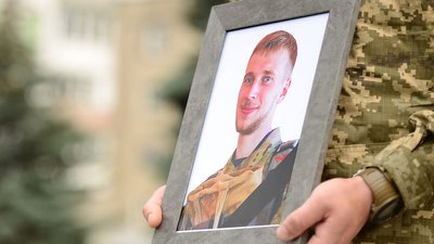 У Рівному попрощались із 29-річним військовим Андрієм Нікітюком