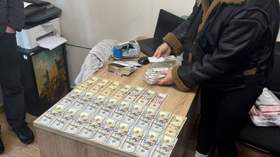Фінансова піраміда на Одещині: прокуратура розкрила нові деталі про тисячі ошуканих та мільйонні збитки