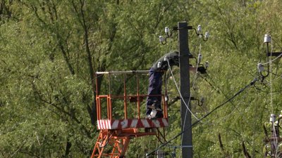 Чаус розповів, коли завершать ремонт ліній електропередач на Бобровиці у Чернігові