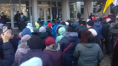 Херсонці долучились до всеукраїнської акції протесту проти підняття тарифів на комунальні послуги