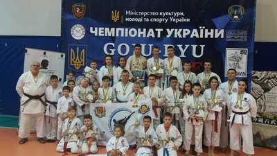 Сватівські спортсмени привезли із чемпіонату України з годзю-рю карате 65 медалей різного ґатунку