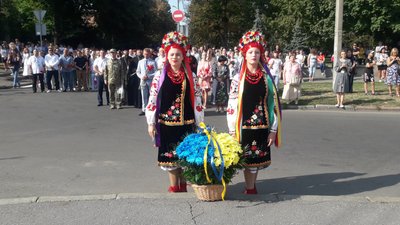 «Велике і щемливе свято»: у Полтаві у День Незалежності поклали квіти до пам’ятників «Велике і щемливе свято»: у Полтаві у День Незалежності поклали квіти до пам’ятників