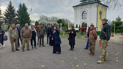 В монастирі на Волині на екскурсію запросили поранених військових В монастирі на Волині на екскурсію запросили поранених військових