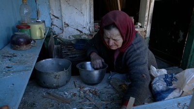 "Прокидаюсь – стеля сиплеться на голову": як росіяни обстрілювали Семенівську громаду, що на Чернігівщині "Прокидаюсь – стеля сиплеться на голову": як росіяни обстрілювали Семенівську громаду, що на Чернігівщині