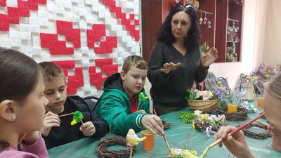 Майстерки для дітей: у Палаці культури Луцька відкрилась "Великодня майстерня" Майстерки для дітей: у Палаці культури Луцька відкрилась "Великодня майстерня"