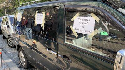 "Прийшли, тому що безробітні". Під Кабміном протестують підприємці "Прийшли, тому що безробітні". Під Кабміном протестують підприємці