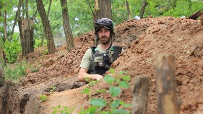 Голова ДПСУ відвідав позиції на Бахмутському й Лиманському напрямках та вручив нагороди Голова ДПСУ відвідав позиції на Бахмутському й Лиманському напрямках та вручив нагороди