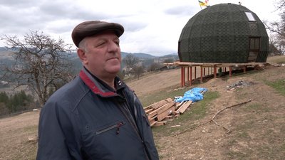 У горах Буковини військовий зводить купол для відпочинку побратимів: що потрібно для будівництва У горах Буковини військовий зводить купол для відпочинку побратимів: що потрібно для будівництва