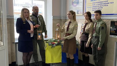 Акція "Пласту": Вифлеємський вогонь миру привезли у Полтаву