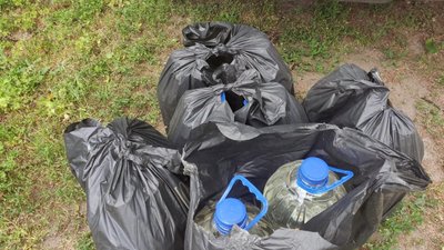 На одному з блокпостів у Черкасах зупинили водія з безакцизним алкоголем На одному з блокпостів у Черкасах зупинили водія з безакцизним алкоголем
