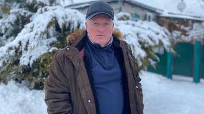 "Хто бігає в погріб, а в погребі ж не сховаєшся": як живуть жителі селища Велика Писарівка під обстрілами