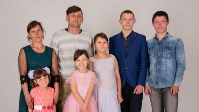 Надія Сенчишин з Тернопільщини виховує семеро дітей Надія Сенчишин з Тернопільщини виховує семеро дітей
