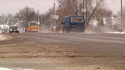 Дороги Житомирщини розчищає 80 снігоочисних машин Дороги Житомирщини розчищає 80 снігоочисних машин