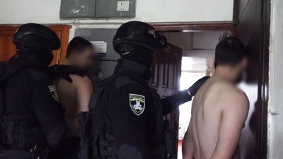 На Полтавщині викрили ймовірних аферистів, які продавали автівки для волонтерів та військових На Полтавщині викрили ймовірних аферистів, які продавали автівки для волонтерів та військових