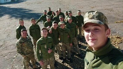 Бійцю з Вінничини, який втратив ноги, передали авто на ручному керуванні Бійцю з Вінничини, який втратив ноги, передали авто на ручному керуванні