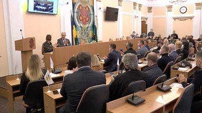 Перша установча сесія 8го скликання в Полтавській міськраді Перша установча сесія 8го скликання в Полтавській міськраді