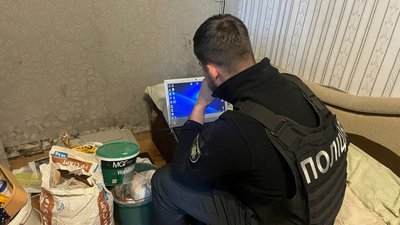 На Кіровоградщині припинили діяльність кол-центру, який через телефонні дзвінки ошукував чехів — Нацполіція На Кіровоградщині припинили діяльність кол-центру, який через телефонні дзвінки ошукував чехів — Нацполіція