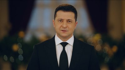 "Нас нарешті об’єднало не лихо, а свято". Зеленський привітав українців із Новим роком