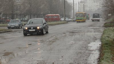 30 мільйонів на дороги. У Франківській тергромаді розпочинають ремонт шляхів