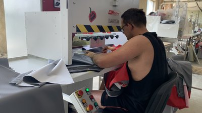 Одяг для надзвичайників та Міноборони шиють на релокованому підприємстві в Мукачеві Одяг для надзвичайників та Міноборони шиють на релокованому підприємстві в Мукачеві