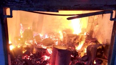 На Миколаївщині через обстріли росіян виникнули три пожежі та загинули два чоловіки На Миколаївщині через обстріли росіян виникнули три пожежі та загинули два чоловіки