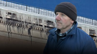 Бурульки в Луцьку, бурульки на дахах будинків
