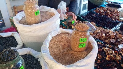Ціни на кутю та дідухи на Тернопільському ринку, продукти для куті