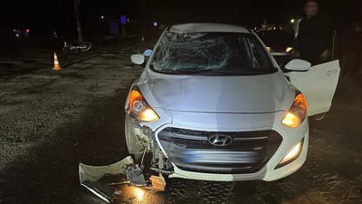 Автомобіль HYUNDAI, який збив жінку у селі Седлище на Волині, 15 грудня 2025 рік