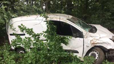Не впорався з керуванням та зіткнувся з деревом: смертельна аварія на Вінниччині Не впорався з керуванням та зіткнувся з деревом: смертельна аварія на Вінниччині