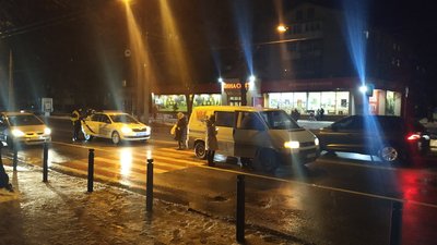 У Франківську мікроавтобус збив жінку. Її госпіталізували У Франківську мікроавтобус збив жінку. Її госпіталізували