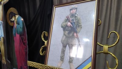 Загиблий Іван Беринда, з яким сьогодні попрощались у Хмельницькому, 20 грудня 2023. Фото: Суспільне Хмельницький Загиблий Іван Беринда, з яким сьогодні попрощались у Хмельницькому, 20 грудня 2023. Фото: Суспільне Хмельницький